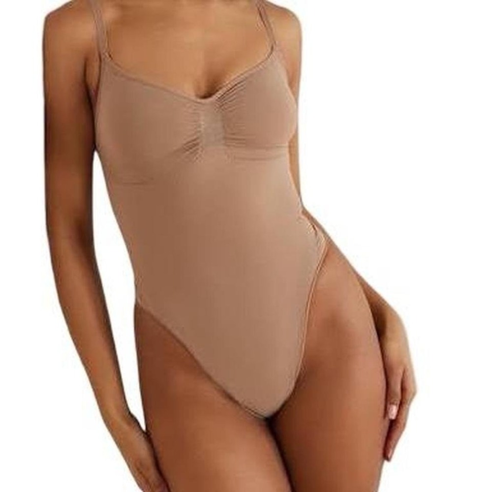 Skims Seamless Sculpt Sienna Thong Bodysuit - NWOT -  Small